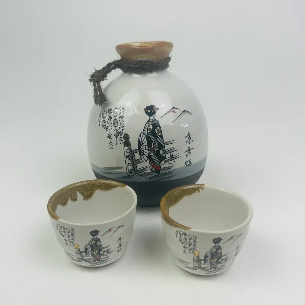 Tokkuri Sake‎ Bottle and Ochoko Sake Tea Cup Handpainted Geisha Design